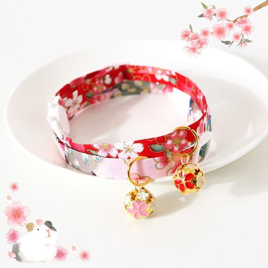 Collar ajustable para mascotas con cascabel y estampado floral